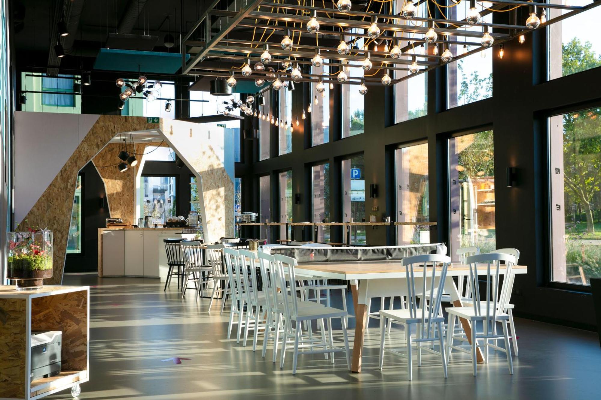 Aloft Centre Hotel